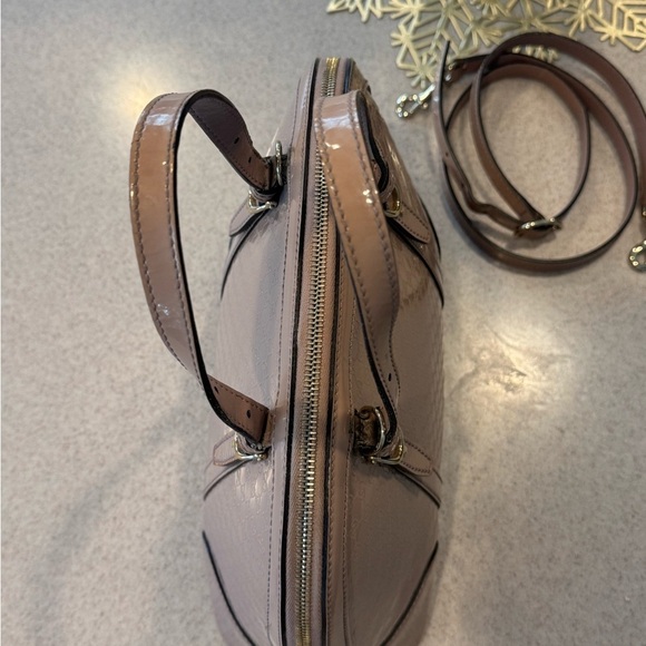 Authentic Gucci Patent Microguccissima Dome Bag - Picture 5 of 15